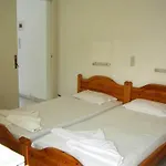 Ayeri Páros