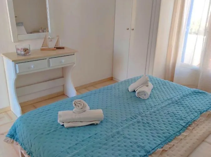 Ayeri 2* Parikia (Paros)