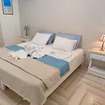 Ayeri Páros