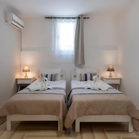 Ayeri Hotel
